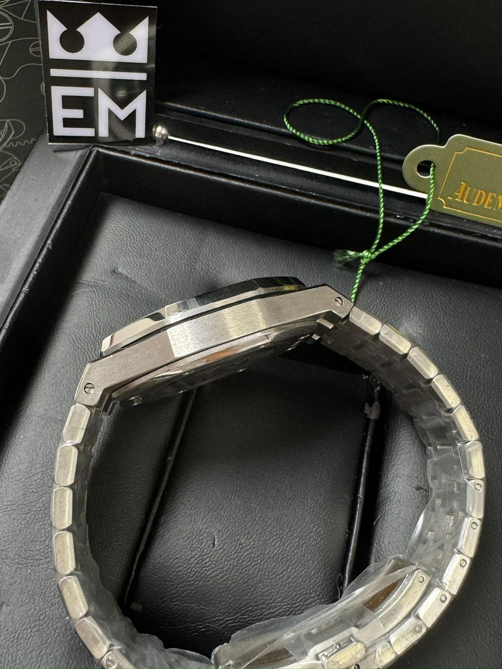 Audemars Piguet Royal Oak Réplica Premium: Qualidade Suíça, Design Icônico com Garantia