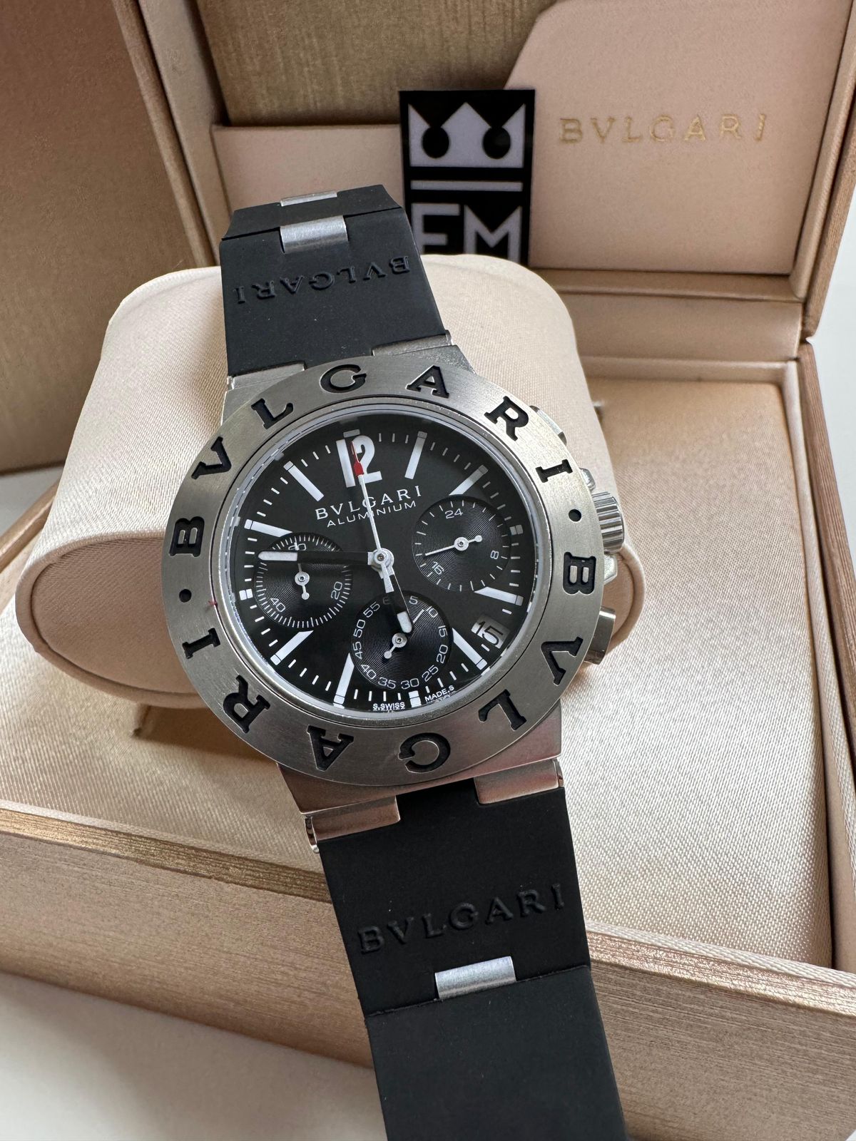 Relógio Bvlgari Aluminium Premium: Máquina Quartz, Safira, Aço, Silicone, 20 ATM