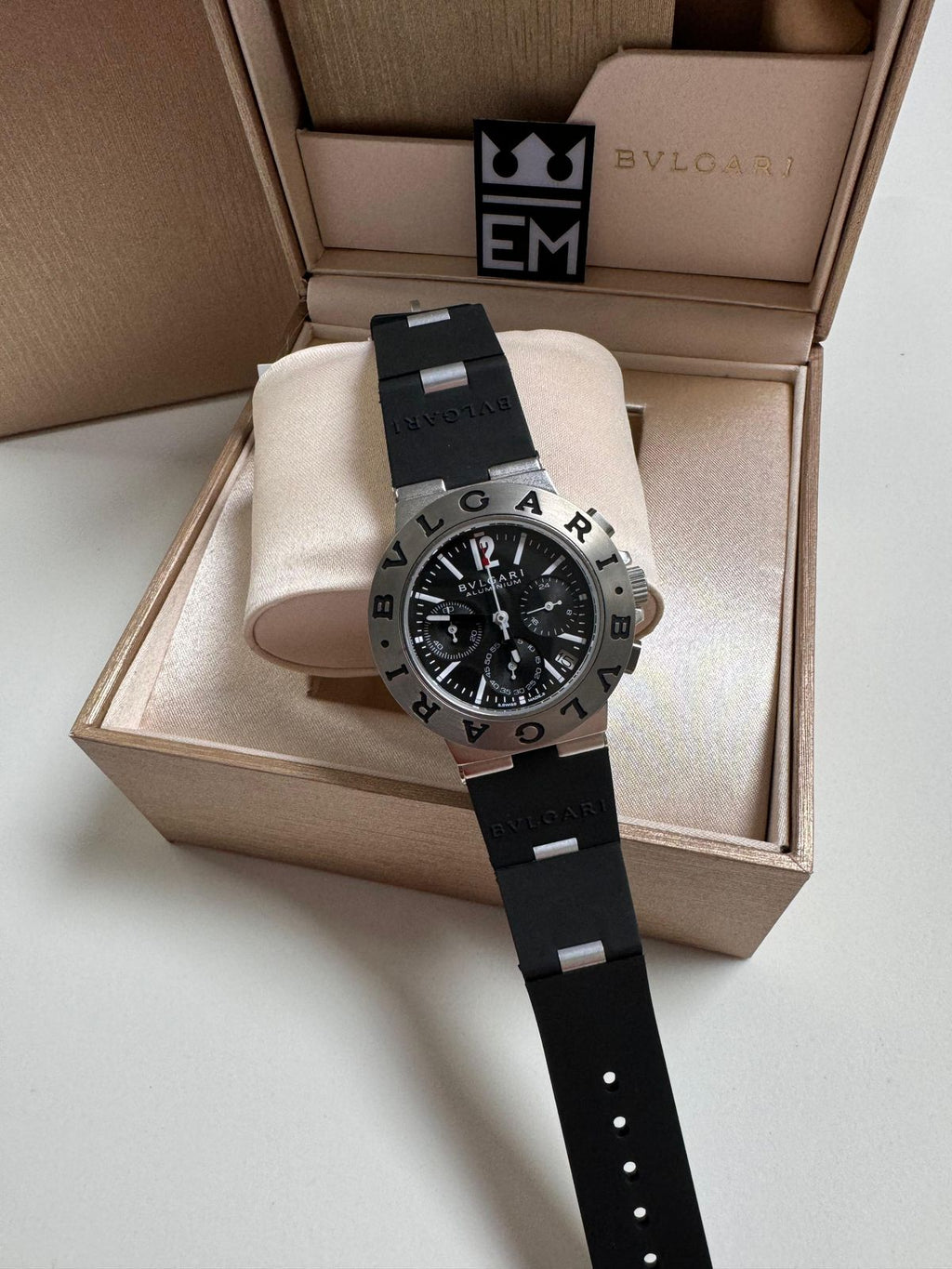 Relógio Bvlgari Aluminium Premium: Máquina Quartz, Safira, Aço, Silicone, 20 ATM