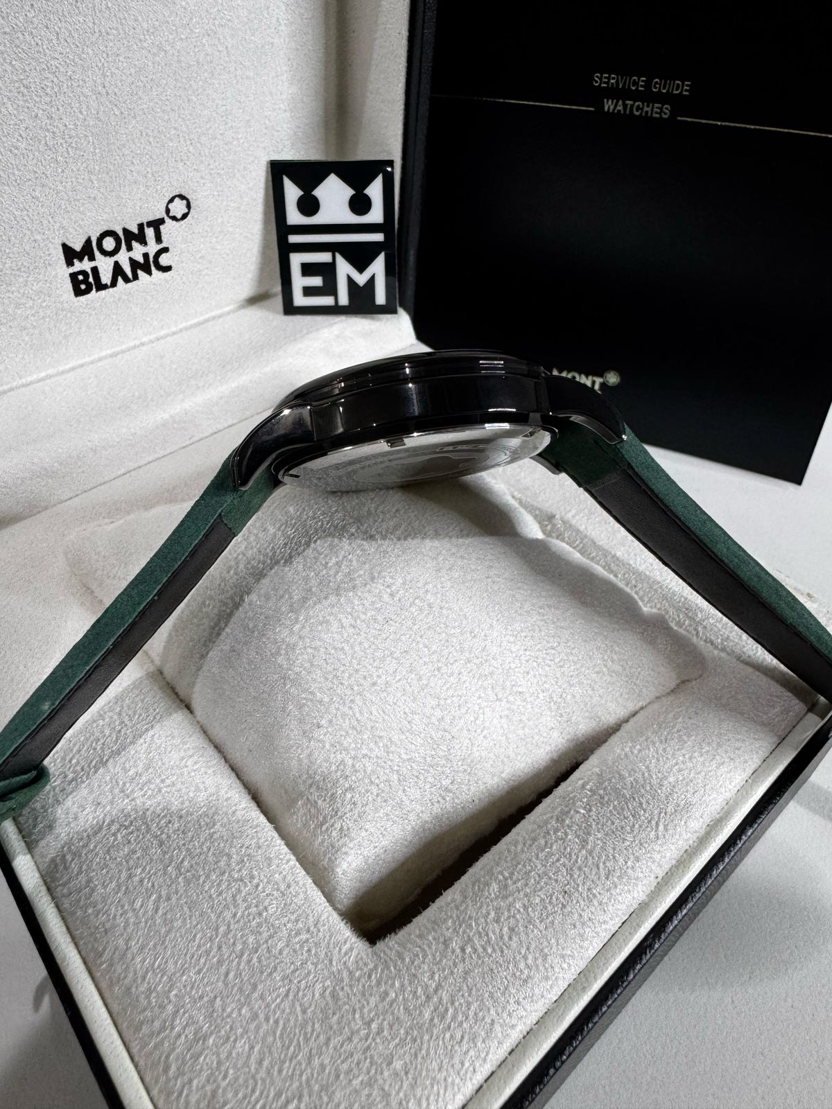 Relógio Masculino Montblanc 4810 Réplica Premium: Quartzo, Safira e Couro Elegante